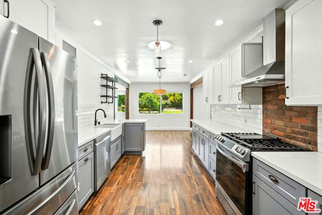 20616 Quedo Drive, Woodland Hills CA: https://media.crmls.org/mediaz/85ebe5e5-097b-489c-a123-98faf7921bf5.jpg