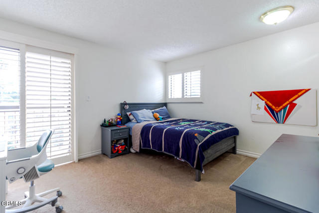 Detail Gallery Image 10 of 20 For 1745 Holly Dr #301,  Glendale,  CA 91206 - 3 Beds | 2 Baths