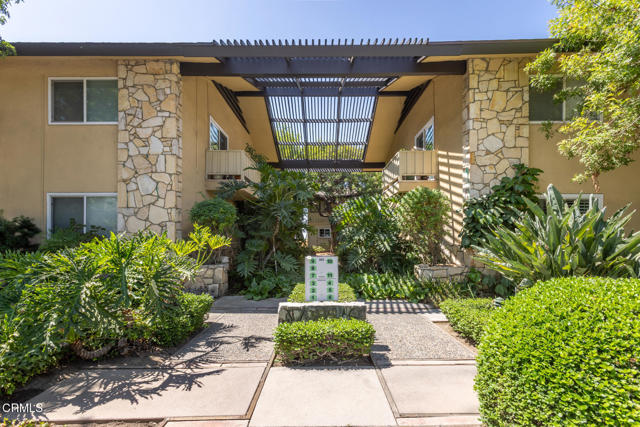 385 Cliff Drive, Pasadena CA: https://media.crmls.org/mediaz/85ee61ba-91e9-4816-b178-5dff8edc2396.jpg