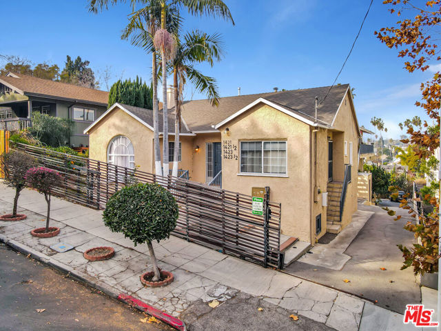 1421 Waterloo Street, Los Angeles CA: https://media.crmls.org/mediaz/85ee7c34-5bce-4f1e-932d-024d8572b153.jpg