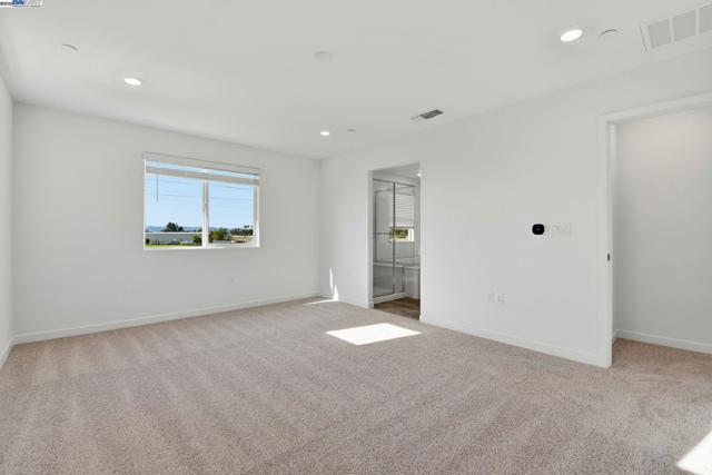 1008 Bluebell Circle, Discovery Bay CA: https://media.crmls.org/mediaz/85eed94f-56a7-4013-9e6e-8bc64eebcddd.jpg