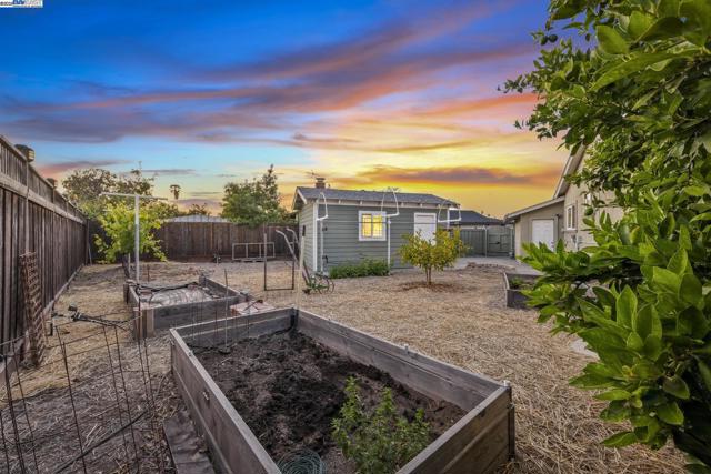 5706 Willkie Pl, Fremont CA: https://media.crmls.org/mediaz/85ef58a8-0be0-4ceb-9934-2de46fe972b2.jpg