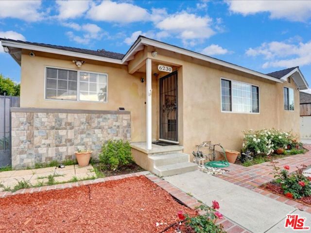 6230 Peach Avenue, Van Nuys CA: https://media.crmls.org/mediaz/85f08c1e-e9ec-48a8-906f-d604547e2cee.jpg