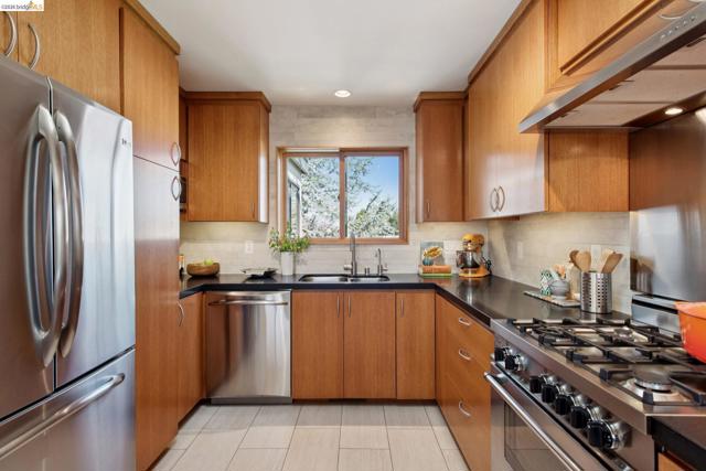 Image 18 of 60 For 1260 63rd St.