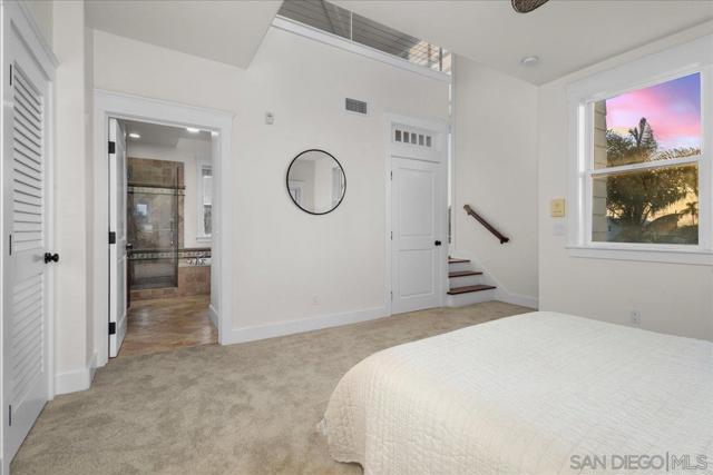 411 Orange Ave, Coronado CA: https://media.crmls.org/mediaz/85f16a5c-7823-4ad2-be68-b316066bf0c5.jpg