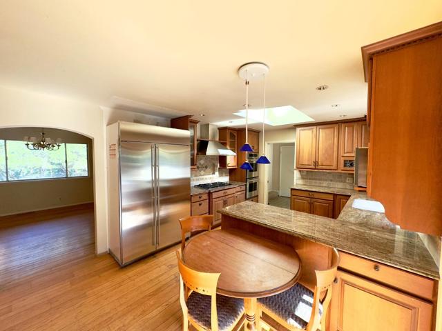 46 Morse Lane, Redwood City CA: https://media.crmls.org/mediaz/85f3f890-fda4-4b8a-bfa7-45200f6dfef2.jpg