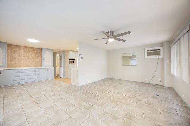 2950 Iris Ave, San Diego CA: https://media.crmls.org/mediaz/85f42c30-6283-4b33-9fea-3cea98d17314.jpg
