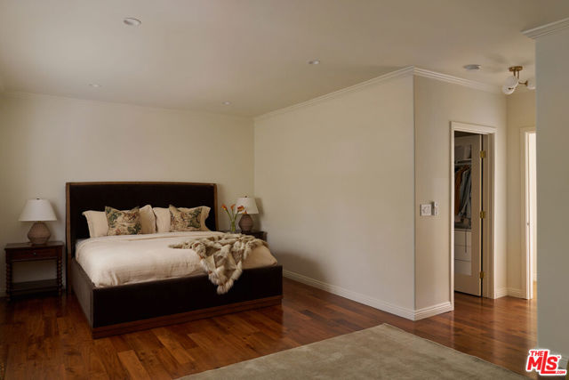 5 Bed Home for Sale in Los Angeles, California