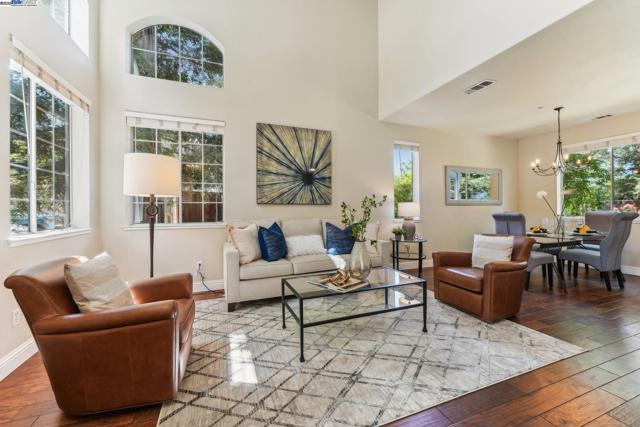 1159 Vintner Pl, Livermore CA: https://media.crmls.org/mediaz/85f5a0ec-c55b-4731-af96-fb852e8ce165.jpg