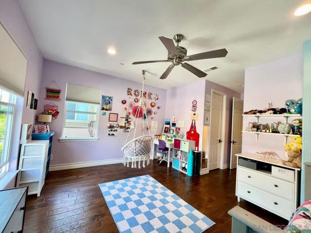 517 N Cedros, Solana Beach CA: https://media.crmls.org/mediaz/85f5bf79-c008-4587-95dc-26b23f432994.jpg