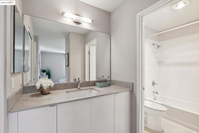 96 Bayside Ct, Richmond CA: https://media.crmls.org/mediaz/85f60bd2-9fb6-42a2-ba31-24997fcb49d5.jpg