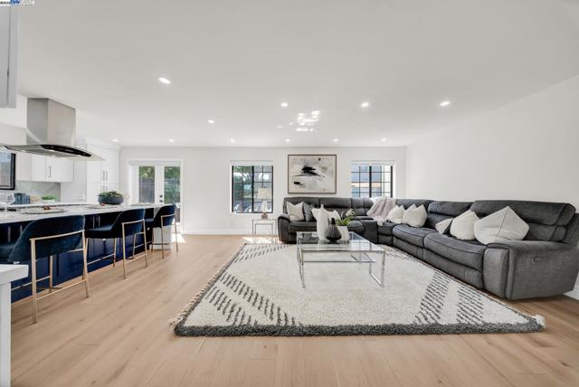 524 Gamay Ct, Fremont CA: https://media.crmls.org/mediaz/85f617d5-b02a-4939-8930-60a62afdefa8.jpg