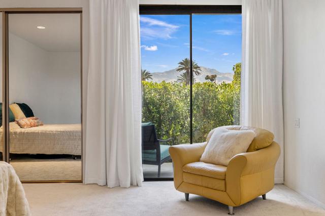 49 Mission Palms E Drive, Rancho Mirage CA: https://media.crmls.org/mediaz/85f63869-92be-44ba-880e-471fb6fcb0e9.jpg