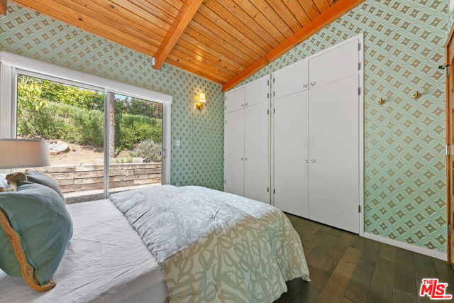 1470 N Tigertail Road, Los Angeles CA: https://media.crmls.org/mediaz/85f68e2d-7919-430c-8984-d6793b3d0c2e.jpg