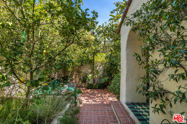 1811 Courtney Avenue, Los Angeles CA: https://media.crmls.org/mediaz/85f70697-db24-4ffa-9b1c-168bcf62b8b4.jpg