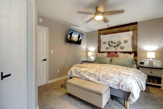 1225 Crestwood Drive, Big Bear CA: https://media.crmls.org/mediaz/85f70830-4bb4-4132-9c9a-d7d994687e04.jpg