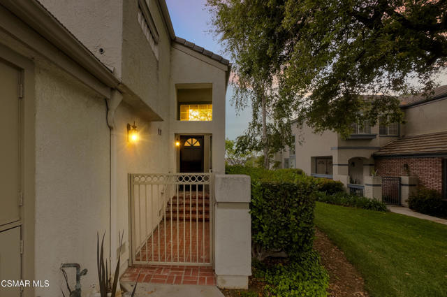 24632 Brighton Drive, Valencia CA: https://media.crmls.org/mediaz/85f85a27-3e00-4867-b76d-ca7c914347ae.jpg