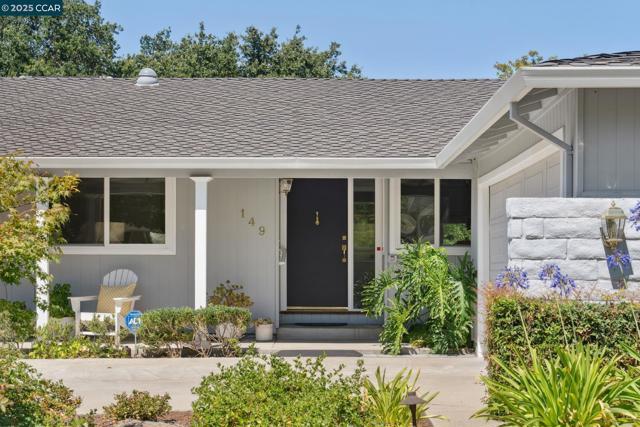 149 Rock Oak Court, Walnut Creek CA: https://media.crmls.org/mediaz/85f91c30-7669-4f79-a066-dce84b01478d.jpg