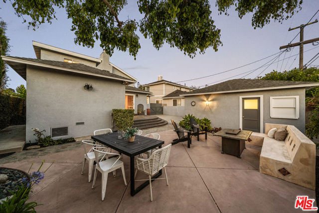 7737 Denrock Avenue, Los Angeles CA: https://media.crmls.org/mediaz/85f9a7ac-1fab-464c-acce-b42727c4cd43.jpg