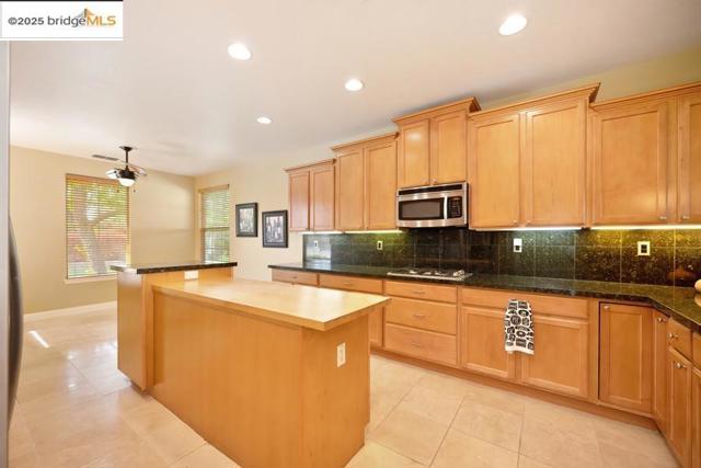 Image 13 of 54 For 5736 Palmera Ln