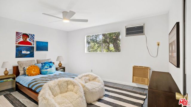 6155 Poppy Peak Drive, Los Angeles CA: https://media.crmls.org/mediaz/85f9f081-9056-478d-bbdc-b1c6821034a5.jpg