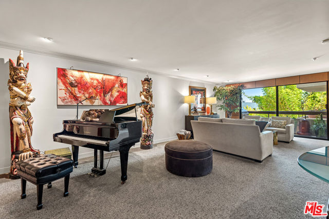 851 N Kings Road, West Hollywood CA: https://media.crmls.org/mediaz/85fa712b-2fbb-4382-9681-6eeecfca9f31.jpg