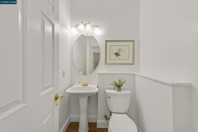4253 Golden Oak Ct, Danville CA: https://media.crmls.org/mediaz/85fb7c54-faf7-49c6-a00e-68016658f569.jpg