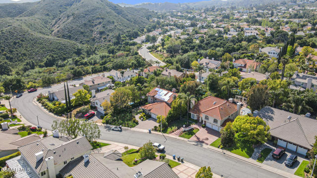 7565 Melvin Avenue, Reseda CA: https://media.crmls.org/mediaz/85fbb7ec-1192-40cd-aa4c-a443a85b0ed4.jpg