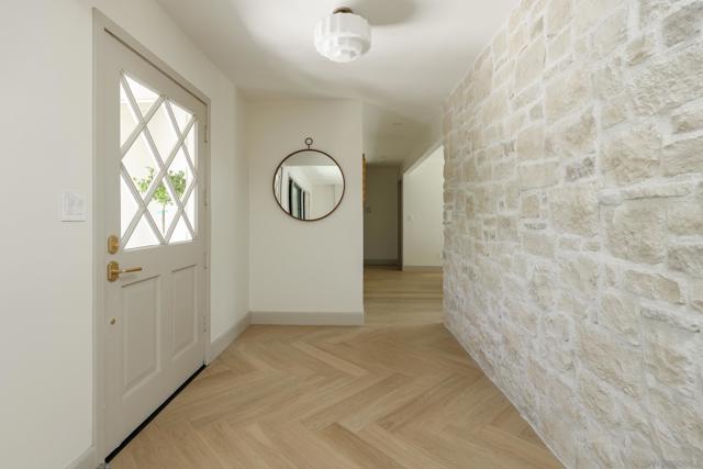 8965 Cliffridge Ave, La Jolla CA: https://media.crmls.org/mediaz/85fc25c5-9b32-4d09-9643-d90d0f1f306c.jpg
