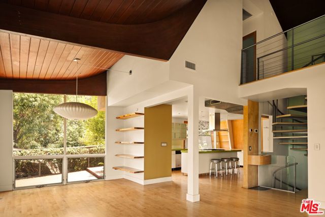 3990 Clayton Avenue, Los Angeles CA: https://media.crmls.org/mediaz/85fc4267-06ee-479c-b5d6-f968b7b7b068.jpg