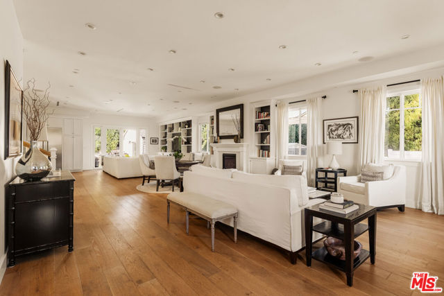 4943 Stern Avenue photo 4