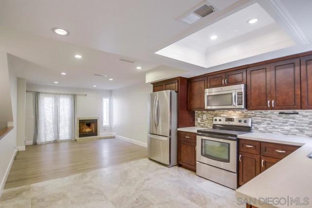 Image 17 of 34 For 9280 Towne Centre Dr  41