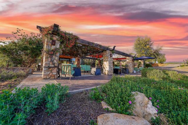 25260 E Old Julian Hwy, Ramona CA: https://media.crmls.org/mediaz/85fde90f-3098-4fa2-8a90-e4f2f14e58f5.jpg