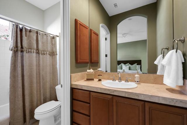 Image 31 of 42 For 50055 El Dorado Drive