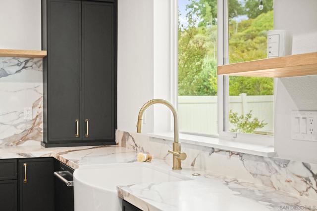 34189 Hourglass St, Temecula CA: https://media.crmls.org/mediaz/85feb8e4-bf3e-4b47-9cc6-84d6e21e7c79.jpg