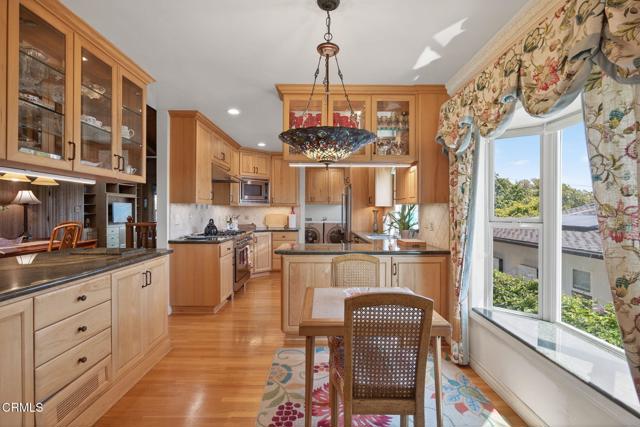 332 Carol Drive, Ventura CA: https://media.crmls.org/mediaz/85ff3160-0e12-4a23-bb8e-9f7b9d282c06.jpg