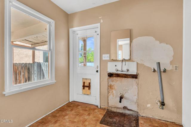 4127 Scandia Way, Los Angeles CA: https://media.crmls.org/mediaz/85ff7232-9d92-4e97-a40a-a1ed5e4c29a2.jpg