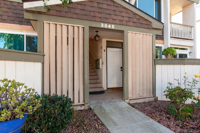 3845 Groton St, San Diego CA: https://media.crmls.org/mediaz/85ff8035-fdce-45a3-8da0-68959cb07522.jpg