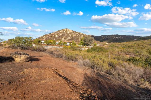 87 Presilla Dr, Jamul CA: https://media.crmls.org/mediaz/85fffb04-bf90-4f3a-be22-18182bcce20d.jpg