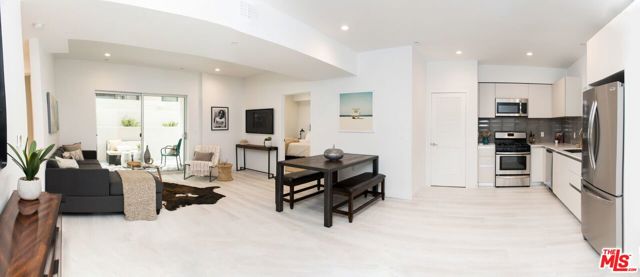 Drew Fenton | 625 S BARRINGTON Avenue Los Angeles CA | MLS: 7528204
