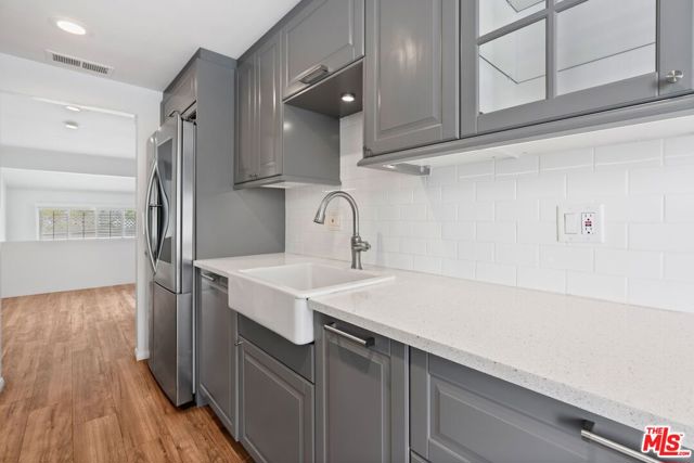 17114 Palisades Circle, Pacific Palisades CA: https://media.crmls.org/mediaz/86013246-3a89-40dd-8d54-32469d7f9bd7.jpg