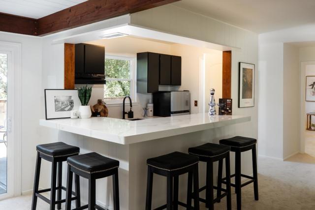 2910 Sherwood Drive, San Carlos CA: https://media.crmls.org/mediaz/86013e6a-6161-4deb-a83f-5ec51ff85d15.jpg