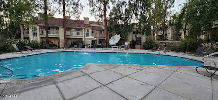 637 Indian Oak Lane, Oak Park CA: https://media.crmls.org/mediaz/8601dd3e-da24-4df3-8417-5e8fd497de06.jpg