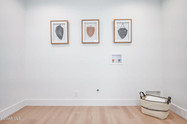 674 Lautrec Court, Thousand Oaks CA: https://media.crmls.org/mediaz/8601e0e0-0920-4a01-b55b-f5ac05a995a3.jpg