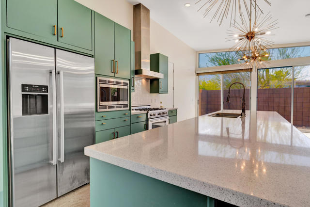 2703 Alexander Club Drive, Palm Springs CA: https://media.crmls.org/mediaz/86020503-58f0-4789-9908-ecd4574b9056.jpg
