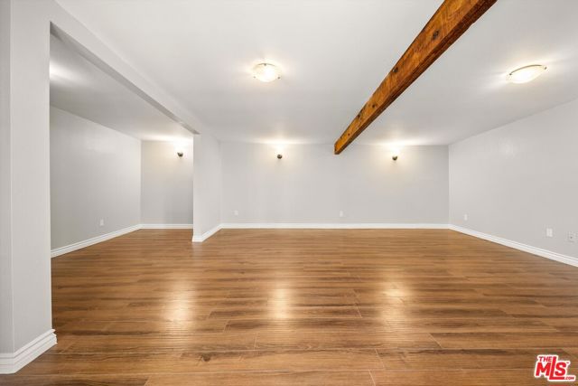 1404 N Hoover Street, Los Angeles CA: https://media.crmls.org/mediaz/86021db3-a4e9-4a9c-af68-f8424323764e.jpg