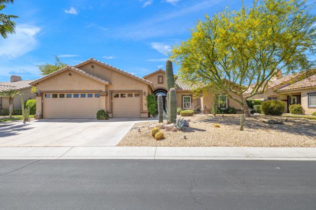 45553 Meadow Lake Drive, Indio CA: https://media.crmls.org/mediaz/86021f12-06f6-4d2b-82bd-3b576b509006.jpg