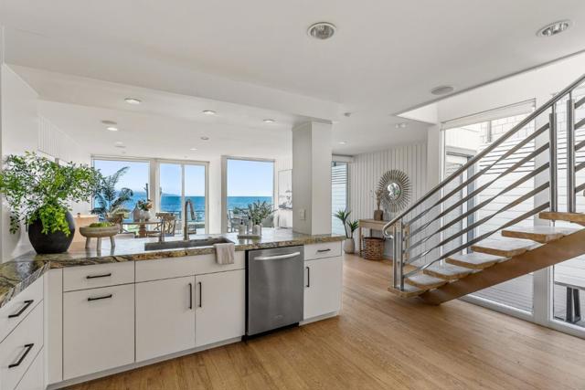 9 Rockview Drive, Santa Cruz CA: https://media.crmls.org/mediaz/86021f80-46d1-4fbd-a0a9-f17eafa31698.jpg