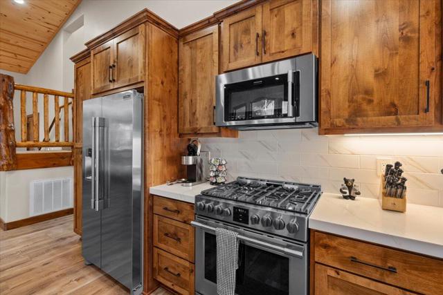 41562 Stone Bridge Road, Big Bear CA: https://media.crmls.org/mediaz/86024a99-c9b7-47af-81f2-aad53ee39bbf.jpg