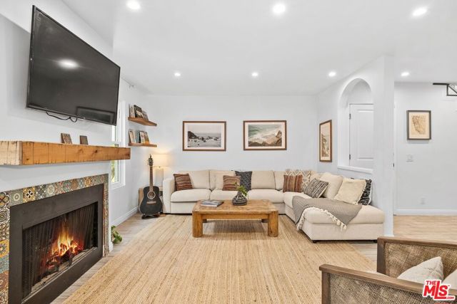 2022 Delaware Avenue, 6 photo 1
